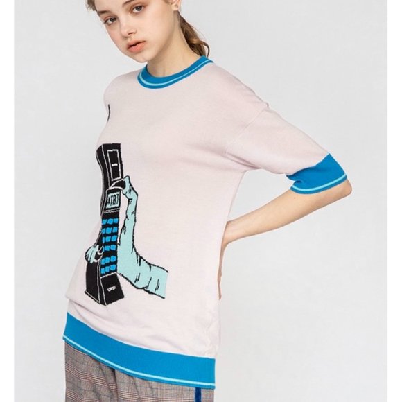 JENDES Mobile Phone Light Pale Pink Soft Knit T-shirt with Blue Rims Size S - Picture 1 of 8